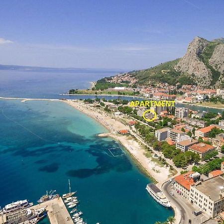 Ap Punta Next To Sandy Beach, Apartment With Garden Omis Exterior photo