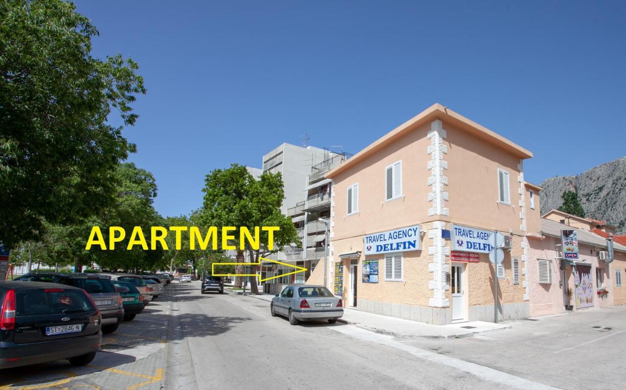Ap Punta Next To Sandy Beach, Apartment With Garden Omis Exterior photo