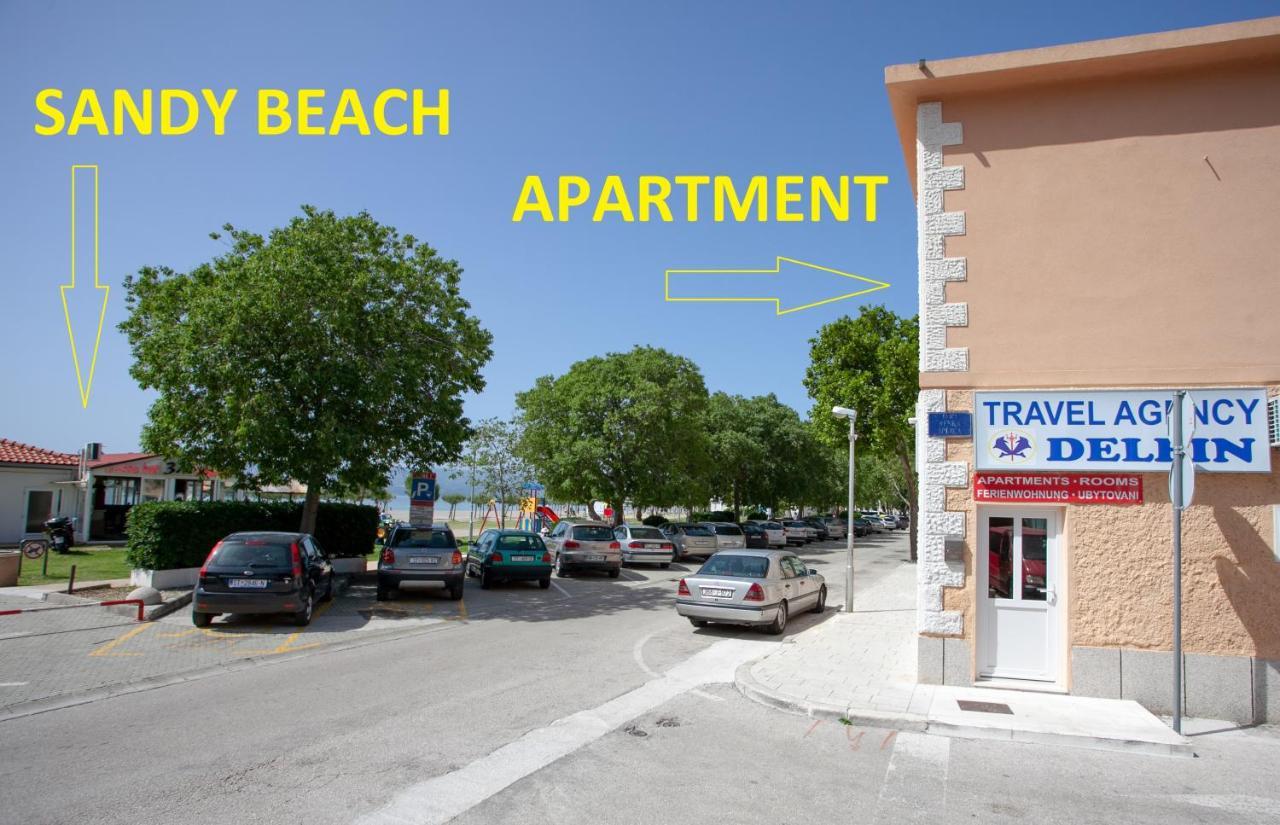 Ap Punta Next To Sandy Beach, Apartment With Garden Omis Exterior photo